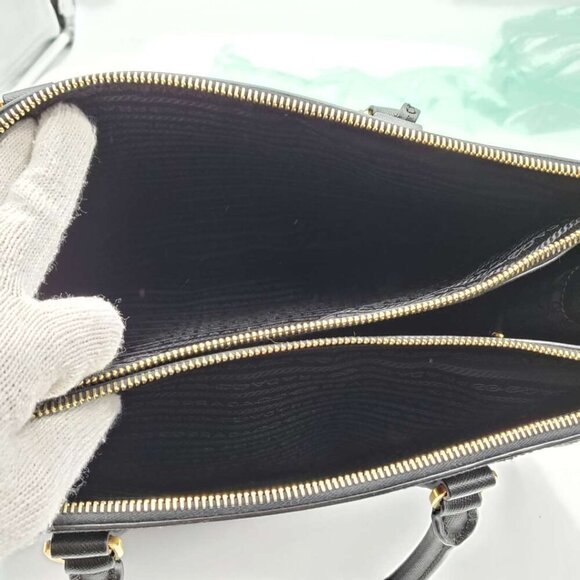 100% Authentic Prada Galleria Black Leather Shoulder Bag - Picture 12 of 16